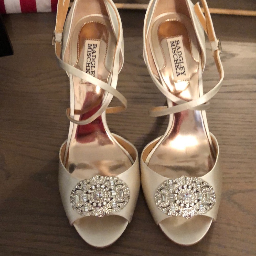 Badgley Miska strappy dress sandals!